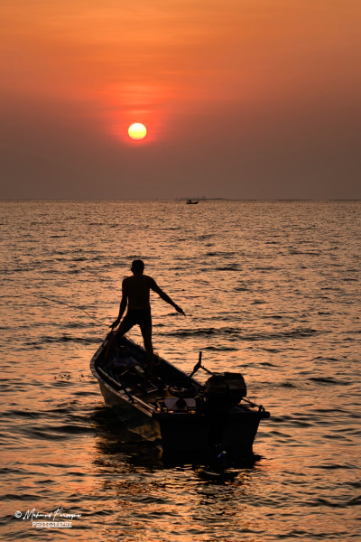 Sunset Boatman, Hat Krathing Lai Park